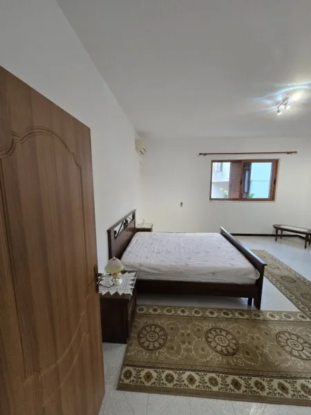 Tirane, jepet me qera apartament 2+1+Aneks+Ballkon Kati 1, 130 m² 680 € (rruga gramoz pashko)