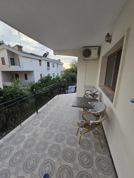 Tirane, jepet me qera apartament 2+1+Aneks+Ballkon Kati 1, 130 m² 680 € (rruga gramoz pashko)