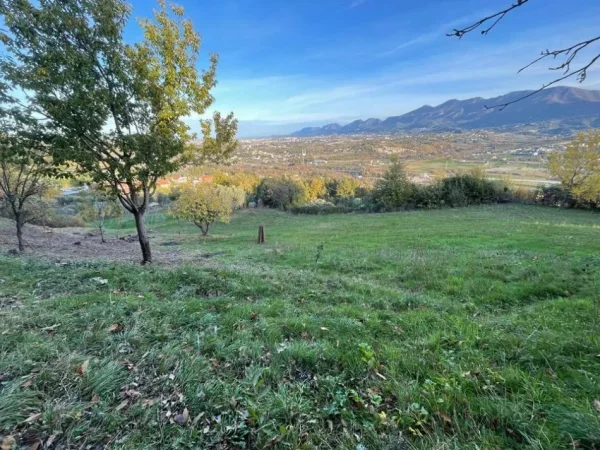 Tirane, shitet toke , 1.200 m² 81.000 € (Fshati Daias perballe "Nano resort" Tirane)