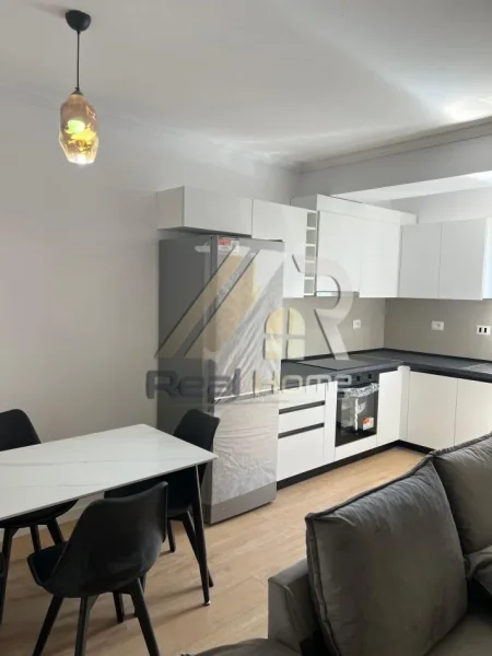 Tirane, jepet me qera apartament 2+1 Kati 2, 949 € (Bulevardi zogu 1)