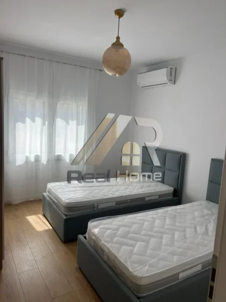 Tirane, jepet me qera apartament 2+1 Kati 2, 949 € (Bulevardi zogu 1)
