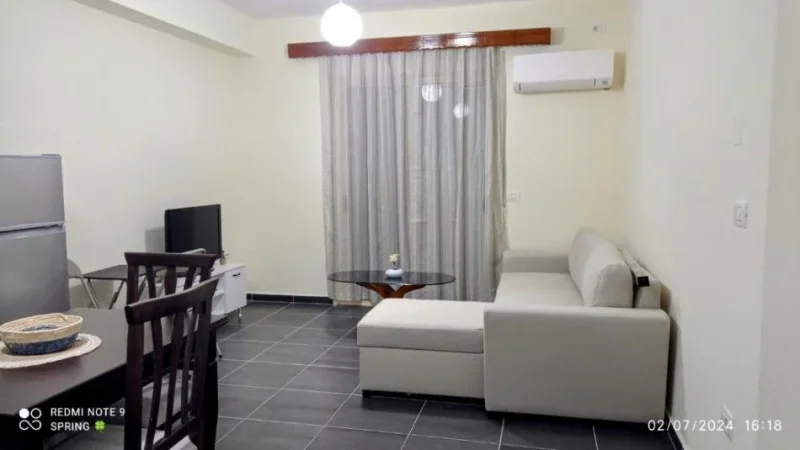 Vlore, jepet me qera apartament 2+1+Ballkon Kati 4, 88 m² 600 € (Lungomare)