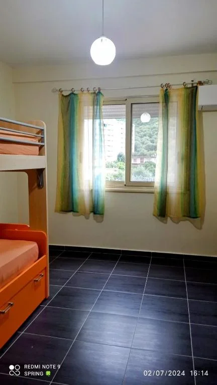 Vlore, jepet me qera apartament 2+1+Ballkon Kati 4, 88 m² 600 € (Lungomare)