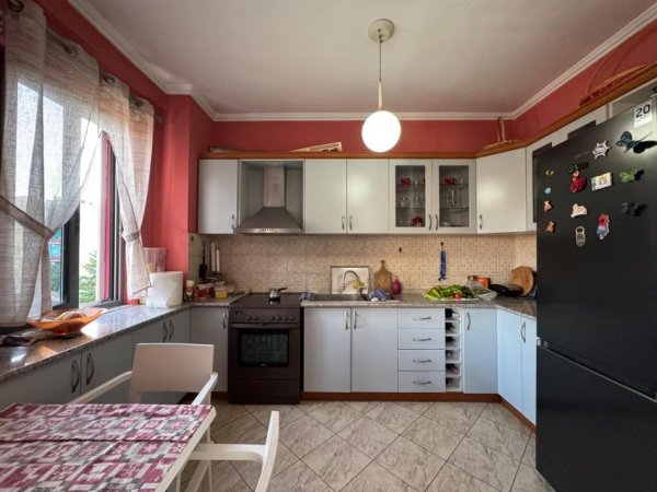 Tirane, shitet apartament 3+1+Ballkon Kati 3, 132 m² 225.000 € (Ali Visha)
