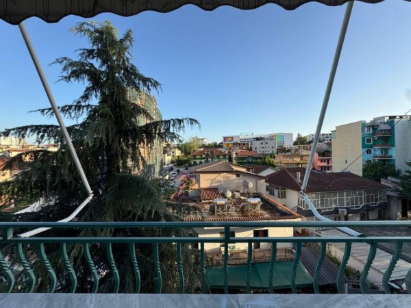 Tirane, shitet apartament 3+1+Ballkon Kati 3, 132 m² 225.000 € (Ali Visha)