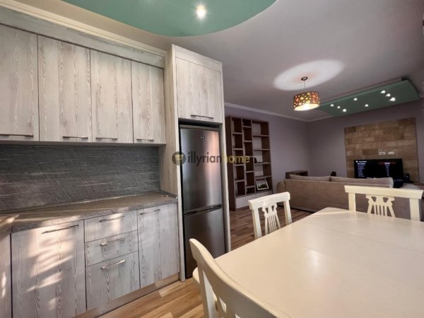 Tirane, jepet me qera apartament 1+1 Kati 6, 76 m² 700 € (&quot;Pazari i Ri&quot;, Tiranë)