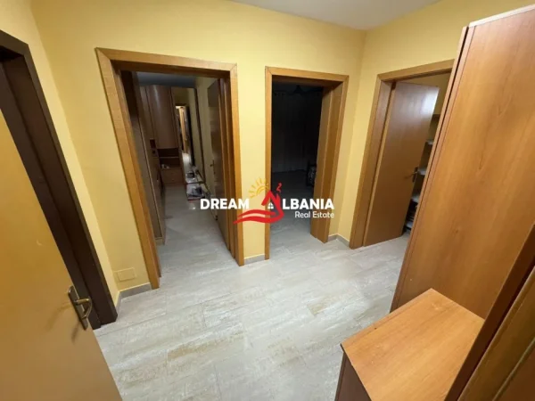 Tirane, shitet apartament 2+1 Kati 3, 100 m² 170.000 €