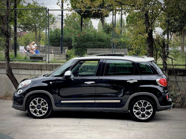 Tirane, shes makine FIAT 500 L Benzin, e zeze automatik Klima 148.000 km 7.200 €
