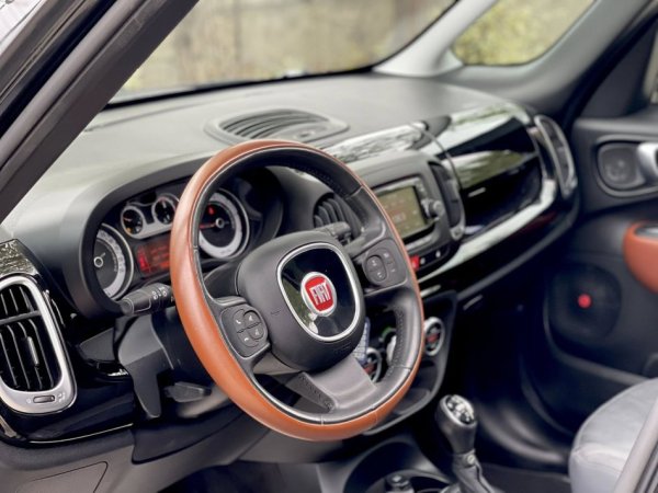 Tirane, shes makine FIAT 500 L Benzin, e zeze automatik Klima 148.000 km 7.200 €