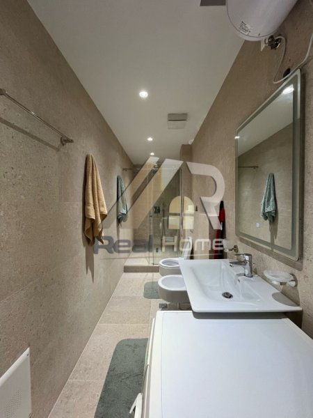 Tirane, jepet me qera garsonier 1+1 Kati 3, 45 m² 570 € (Rruga Kavajes)