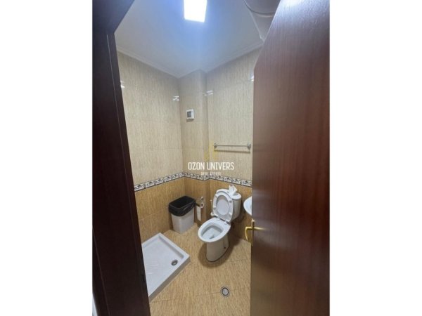 Tirane, jepet me qera apartament 2+1 Për biznes, Kati 4, 105 m² 700 € (Ish Ekspozita)