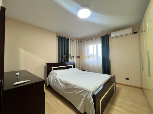 Tirane, jepet me qera apartament 3+1+Ballkon Kati 3, 90 m² 950 € (Pazari i Ri)