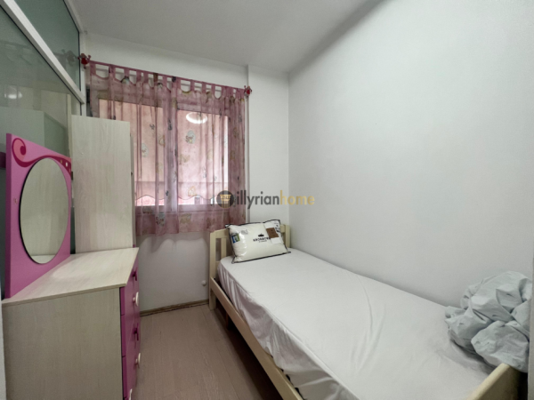 Tirane, jepet me qera apartament 3+1+Ballkon Kati 3, 90 m² 950 € (Pazari i Ri)