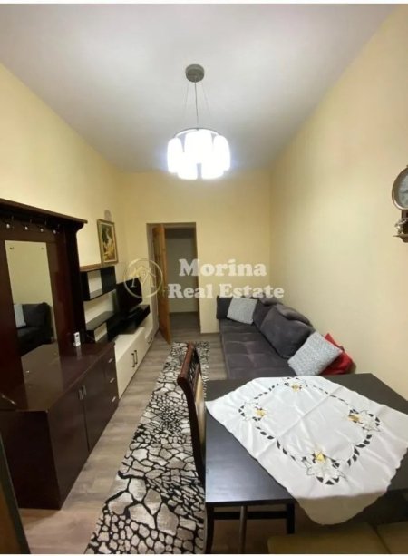 Tirane, jepet me qera apartament 2+1 Kati 2, 85 m² 450 € (Laprake)