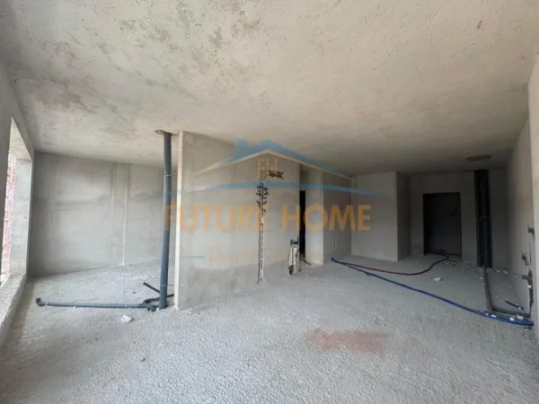 Tirane, shitet apartament 1+1 Kati 6, 85 m² 230.000 € (Komuna e Parisit)