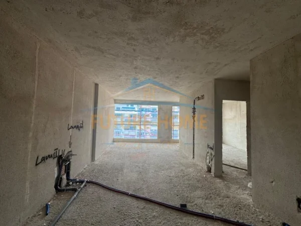 Tirane, shitet apartament 1+1 Kati 6, 85 m² 230.000 € (Komuna e Parisit)