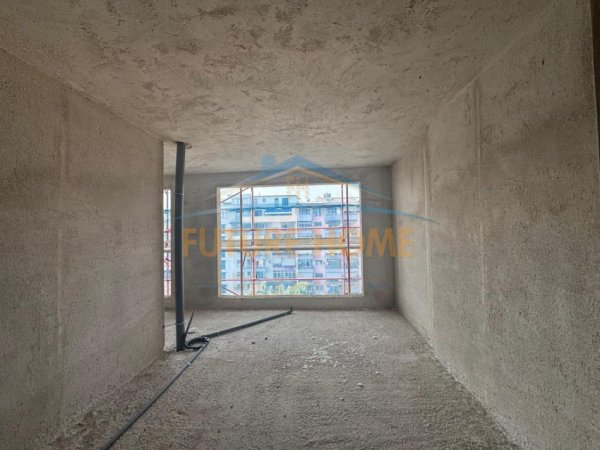 Tirane, shitet apartament 1+1 Kati 6, 85 m² 230.000 € (Komuna e Parisit)