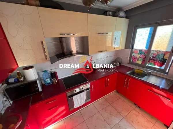 Tirane, shitet apartament 2+1 Kati 5, 100 m² 175.000 € (Bulevardin “Bajram Curri”)