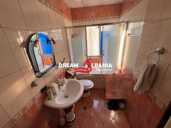 Tirane, shitet apartament 2+1 Kati 5, 100 m² 175.000 € (Bulevardin “Bajram Curri”)