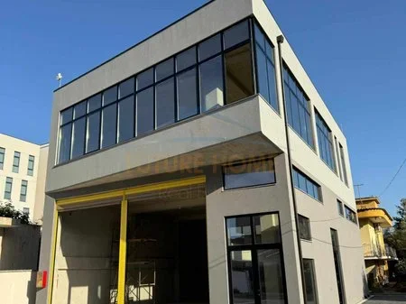 Tirane, jepet me qera ambjent biznesi Kati 0, 330 m² 5.000 € (teg)