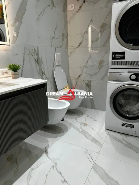 Tirane, shitet apartament 2+1 Kati 7, 112 m² 248.000 € (Xhamlliku)