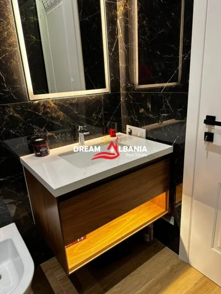 Tirane, shitet apartament 2+1 Kati 7, 112 m² 248.000 € (Xhamlliku)