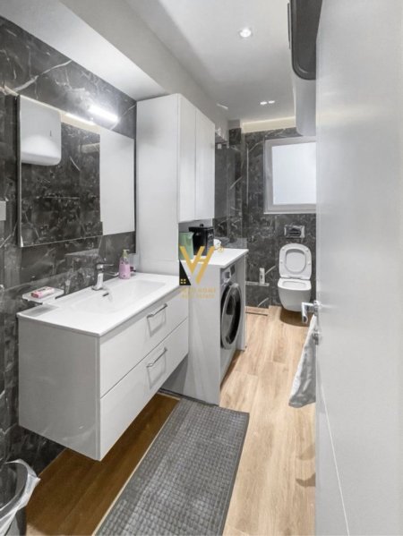 Tirane, jepet me qera apartament 1+1+Ballkon Kati 1, 71 m² 1.100 € (BLLOKJ)