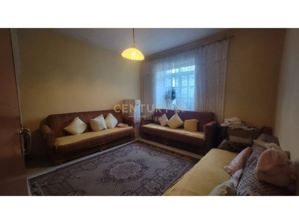 Elbasan, shes shtepi 2+1 Kati 1, 112 m² 90.000 € (Qender)