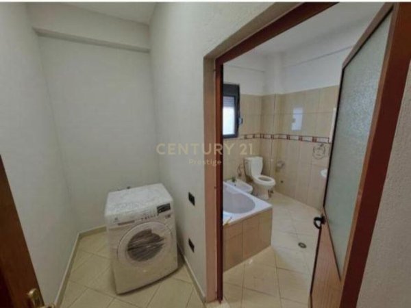 Tirane, shes apartament 3+1+Ballkon Kati 3, 135 m² 190.000 € (Vilat Gjermane)