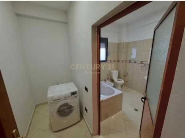 Tirane, shes apartament 3+1+Ballkon Kati 3, 135 m² 190.000 € (Vilat Gjermane)