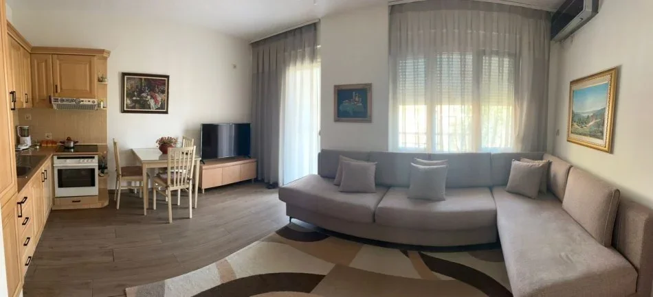 Tirane, jepet me qera apartament 2+1+Ballkon Kati 5, 72 m² 750 € (Rruga Myslym Shyri.Rruga Him Kolli)