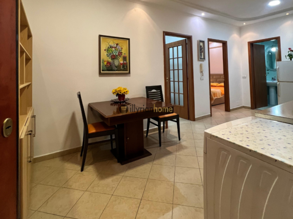 Tirane, jepet me qera apartament 1+1+Ballkon Kati 4, 72 m² 600 € (Rruga e Kavajes)