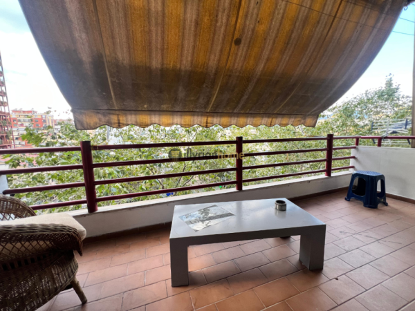 Tirane, jepet me qera apartament 1+1+Ballkon Kati 4, 72 m² 600 € (Rruga e Kavajes)