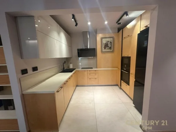 Tirane, jepet me qera apartament 2+1 Kati 3, 124 m² 1.800 € (Ambasador 3)