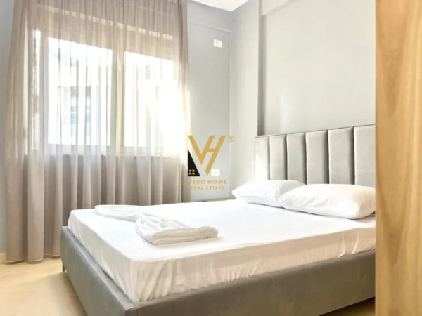 Tirane, jepet me qera apartament 2+1+Ballkon Kati 7, 100 m² 600 € (ASTIR)