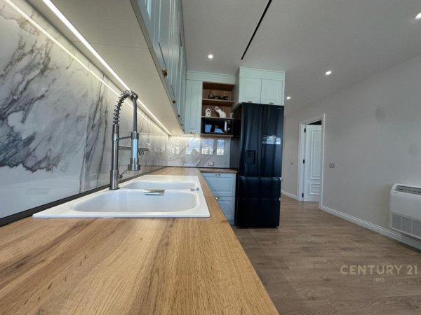 Tirane, jepet me qera apartament 2+1 Kati 8, 85 m² 1.200 € (Rruga e Elbasanit)