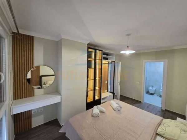 Tirane, jepet me qera apartament 2+1 Kati 5, 110 m² 650 € (selite)