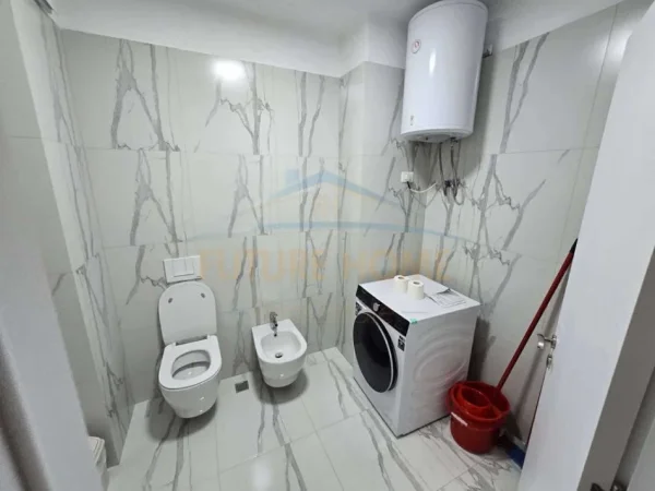Tirane, jepet me qera apartament 2+1 Kati 5, 110 m² 650 € (selite)