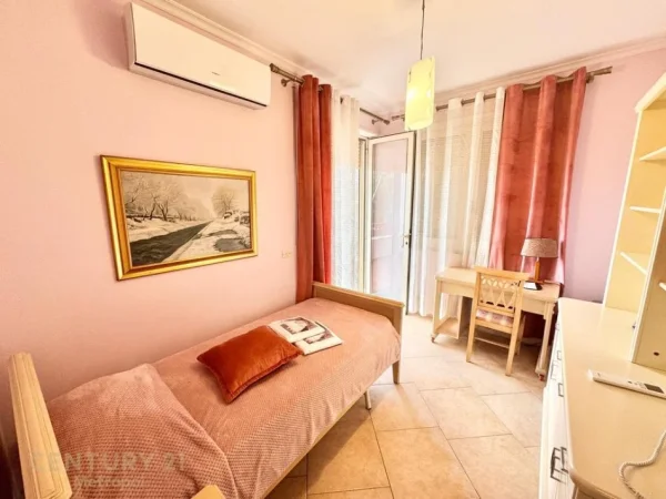 Tirane, jepet me qera apartament 3+1+Ballkon Kati 6, 130 m² 1.000 € (Rruga e Elbasanit)