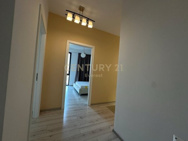 Tirane, jepet me qera apartament 2+1 Kati 4, 112 m² 1.400 € (Park Gate)