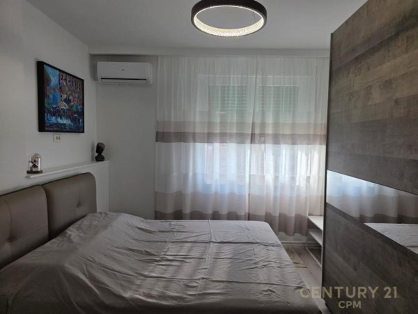 Tirane, jepet me qera apartament 1+1 Kati 5, 80 m² 1.400 € (Rruga e Sales)