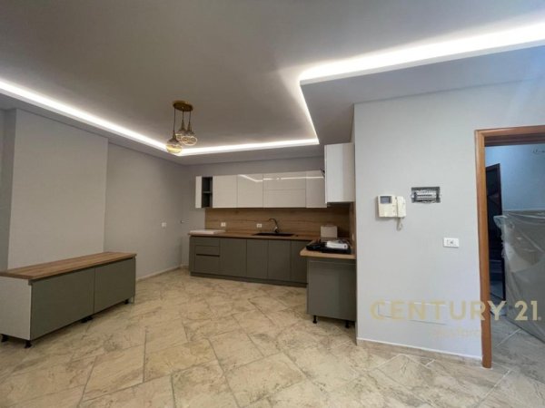 Tirane, jepet me qera apartament 1+1 Kati 5, 86 m² 1.000 € (Rruga e Elbasanit)