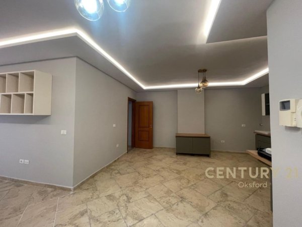 Tirane, jepet me qera apartament 1+1 Kati 5, 86 m² 1.000 € (Rruga e Elbasanit)