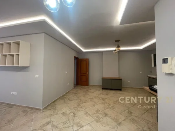 Tirane, jepet me qera apartament 1+1 Kati 5, 86 m² 1.000 € (Rruga e Elbasanit)