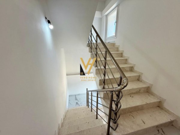 Tirane, jepet me qera apartament 2+1+Ballkon Kati 3, 90 m² 500 € (MULLET)