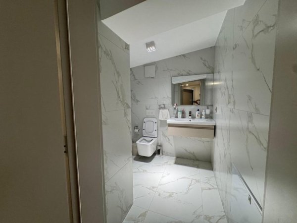 Tirane, jepet me qera apartament duplex 2+1 Kati 5, 150 m² 1.400 € (Rezidenca Kodra e Diellit)