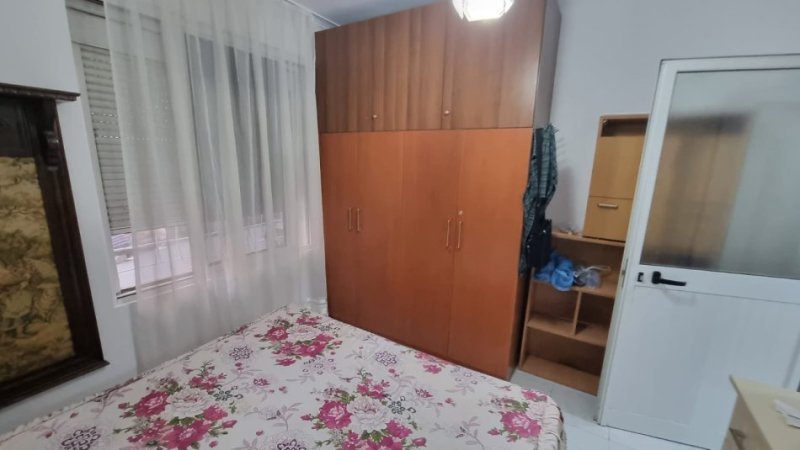 Jepet Apartament 1+1 me Qira ne Qender te Tiranes Tek Mine Peza , 500 €