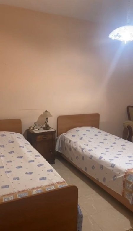 Tirane, jap me qera apartament 2+1+Ballkon Kati 3, 90 m² 450 € (Tregu Elektrik)