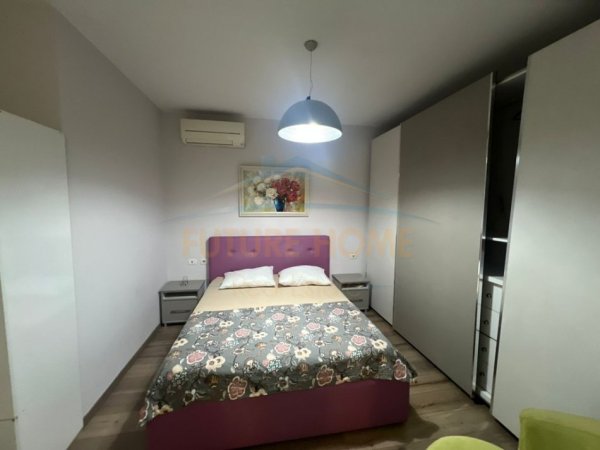 Tirane, jepet me qera apartament 2+1+2+Ballkon Kati 10, 108 m² 800 € (Kompleksi Panorama)