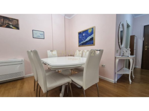 Tirane, jepet me qera apartament 2+1 Kati 3, 79 m² 700 € (Rr. Mihal Grameno , Kompleksi Grand)